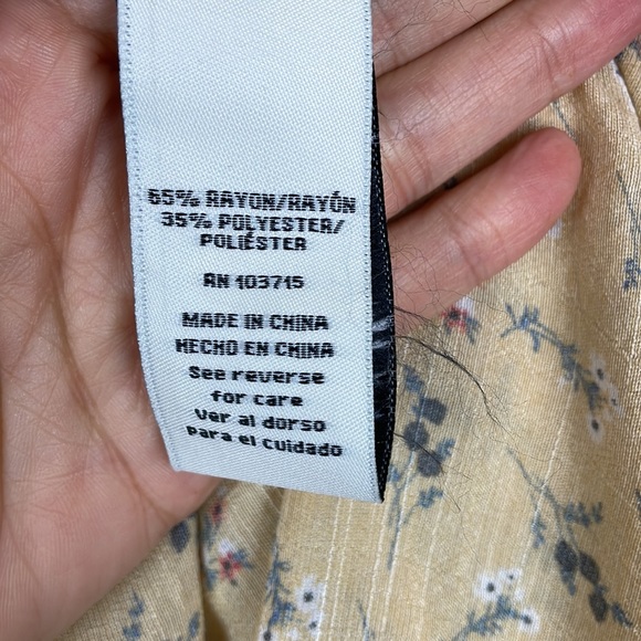 Women’s Zac & Rachel Blouse Size 2X Color Yellow with Floral Print - Picture 9 of 10